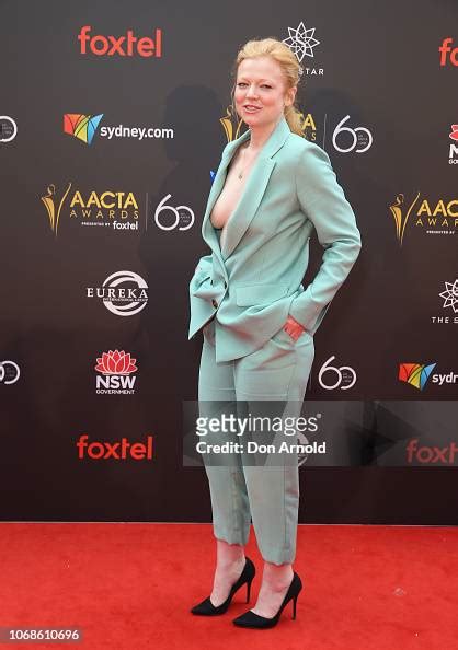 sarah snook fappening|Sarah Snook goes BRALESS on the AACTA Awards red carpet